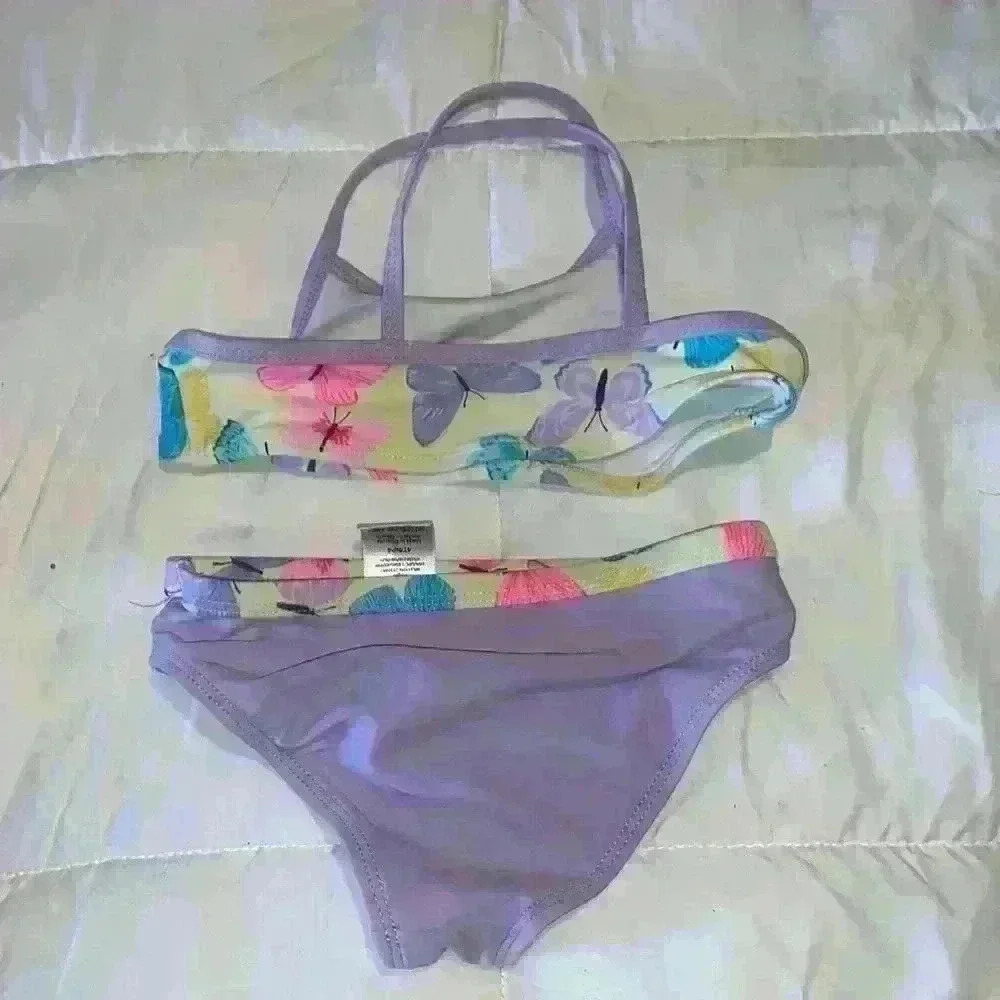 Toddler swimsuit size 4 - Picture 3 of 3
